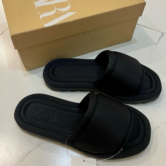 Zara Black Slides - Picture 3 of 3